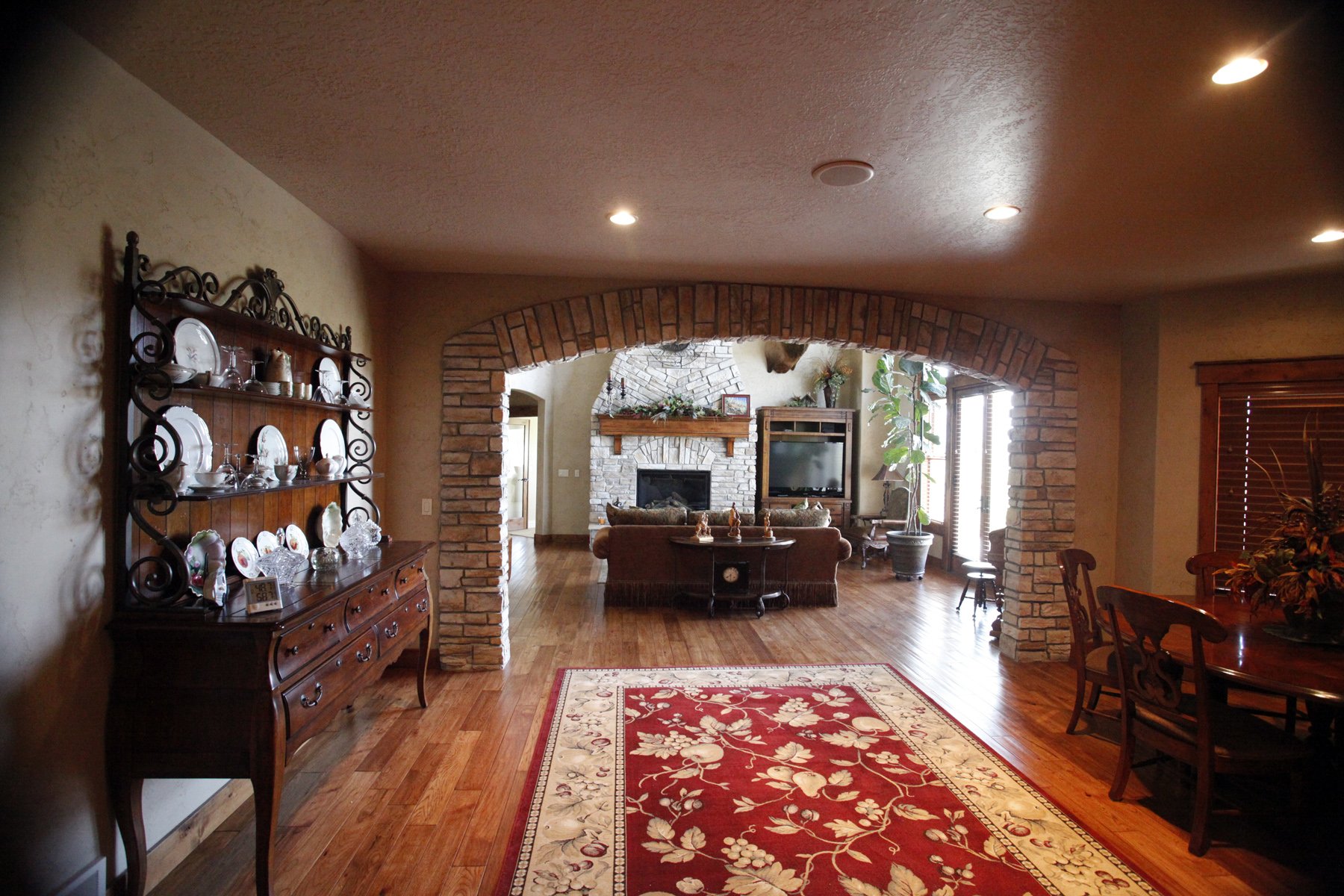 Rooms with Hardwood Floors